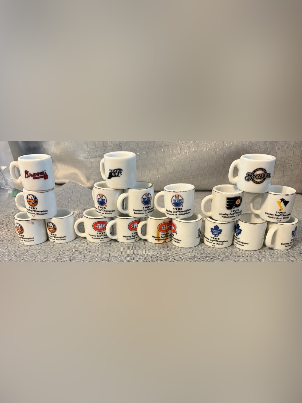 Vintage White Hockey Logo Ceramic Mini Mugs - Oilers & Canadiens